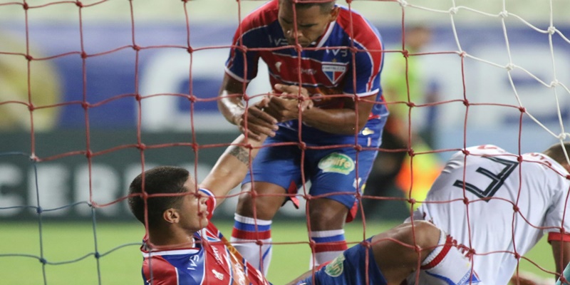 Fortaleza perde muitos gols, mas vence Guarany e é finalista do Cearense 2020