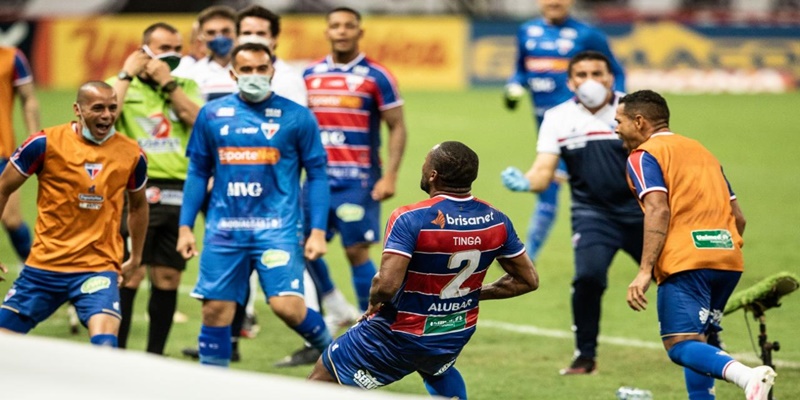 Fortaleza vence Clássico-Rei com gol nos acréscimos no 1º jogo da final do Cearense