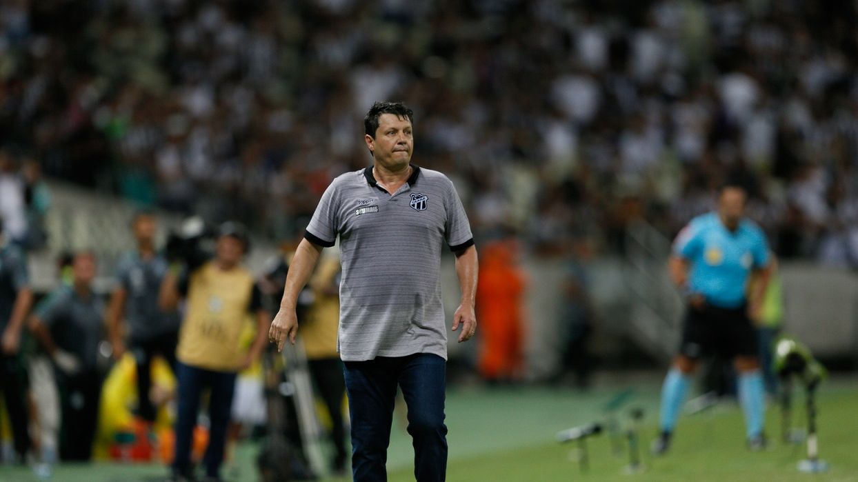 Ex-técnico do Ceará, Adilson Batista sofre infarto e é internado