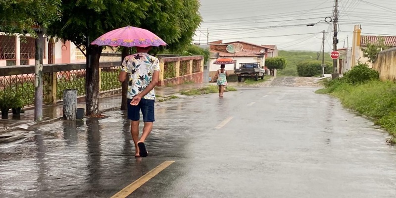 Chove em 73 municípios do Ceará neste sábado; Maranguape tem maior volume