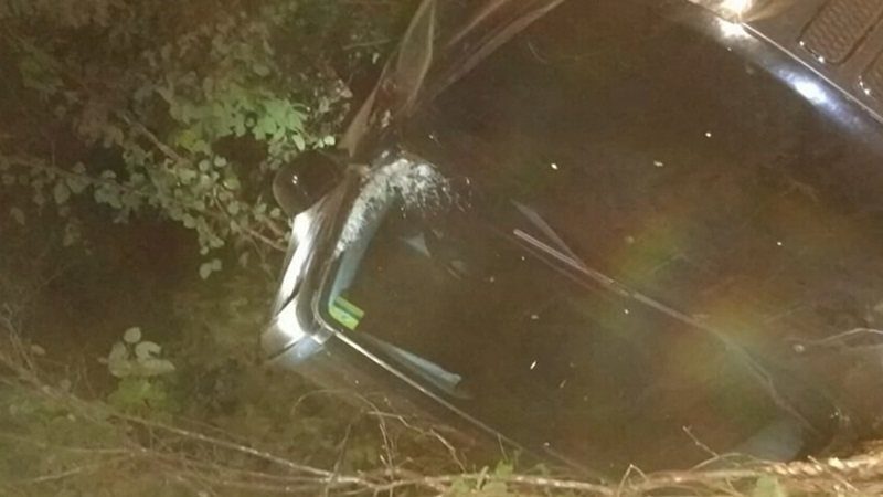 Veículo cai em ribanceira de 30 metros no Ceará e ninguém é encontrado; polícia investiga