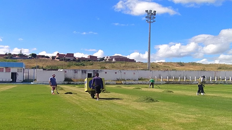 Estádio Serjão sendo preparado para as competições