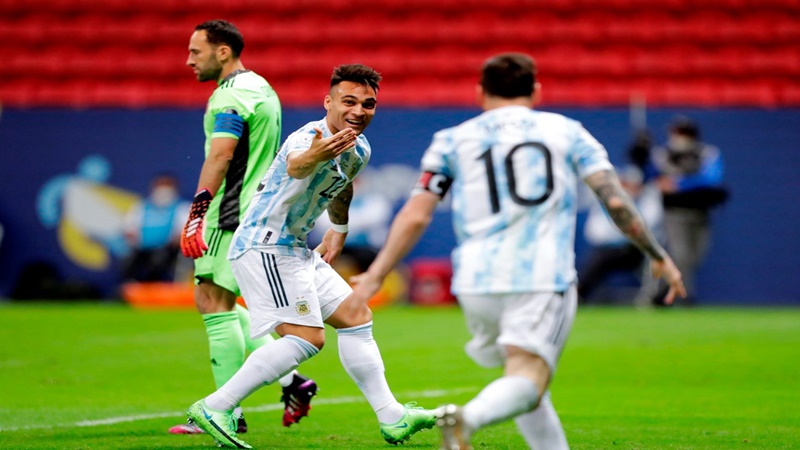 Martinez brilha nos pênaltis e classifica Argentina para a decisão