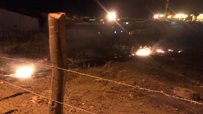 Incêndio criminoso no Conjunto SEHAC é registrado pela Defesa Civil