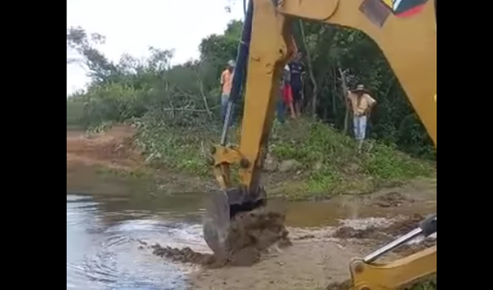 Pedra Branca – Açude da zona rural tem sangradouro alargado para evitar possível arrombamento