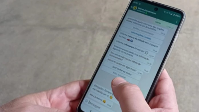 CRLV-e no celular: saiba como baixar o documento do carro pelo WhatsApp