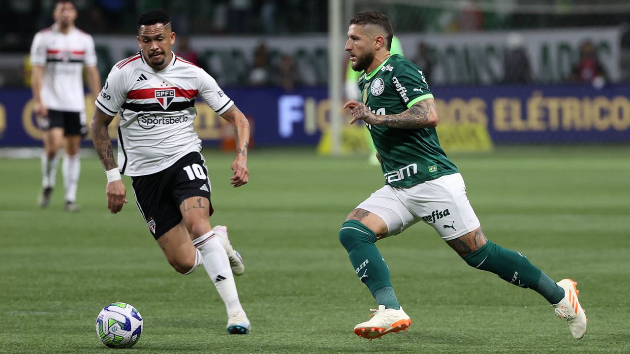 De virada, São Paulo vence Palmeiras e garante vaga na semifinal da Copa do Brasil