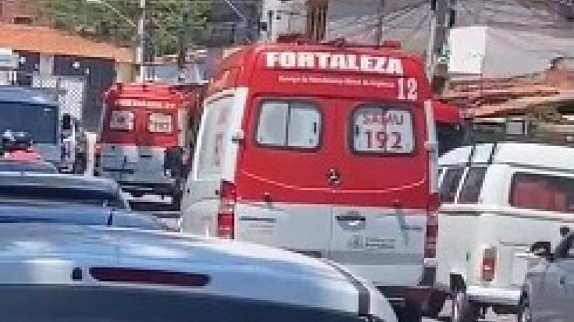 Homem esfaqueia ex-companheira em Fortaleza, ateia fogo em imóvel e tem corpo queimado