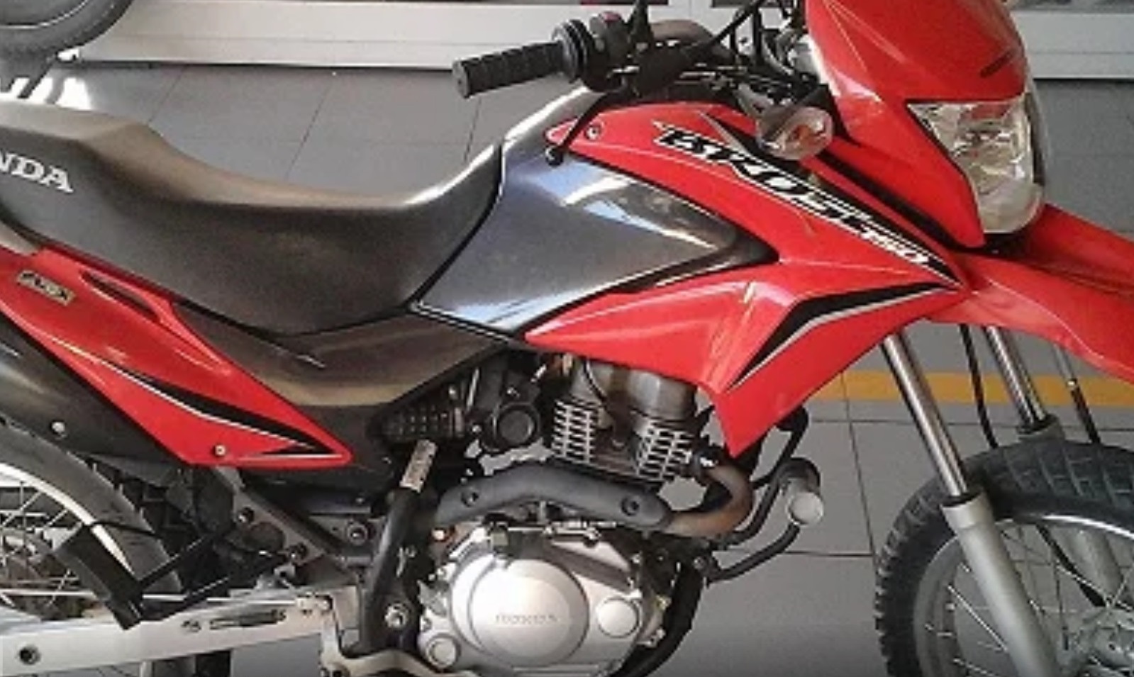 Motocicleta é tomada de assalto na Zona Rural de Boa Viagem