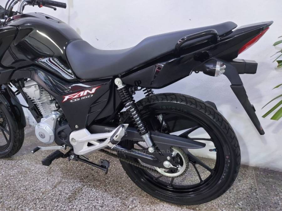 Homem tem moto tomada de assalto em Santos Cosme, Zona Rural