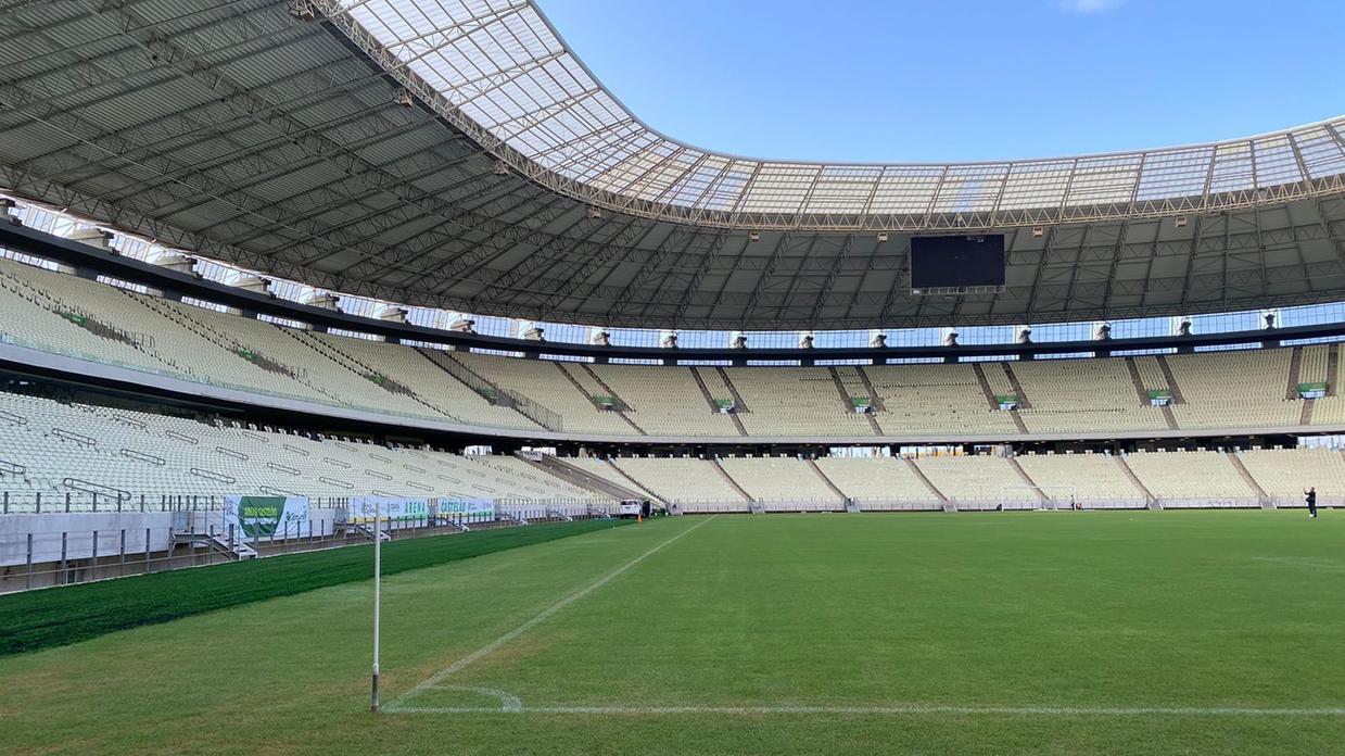 Torcedor é preso após beijar mulher à força durante jogo no Castelão