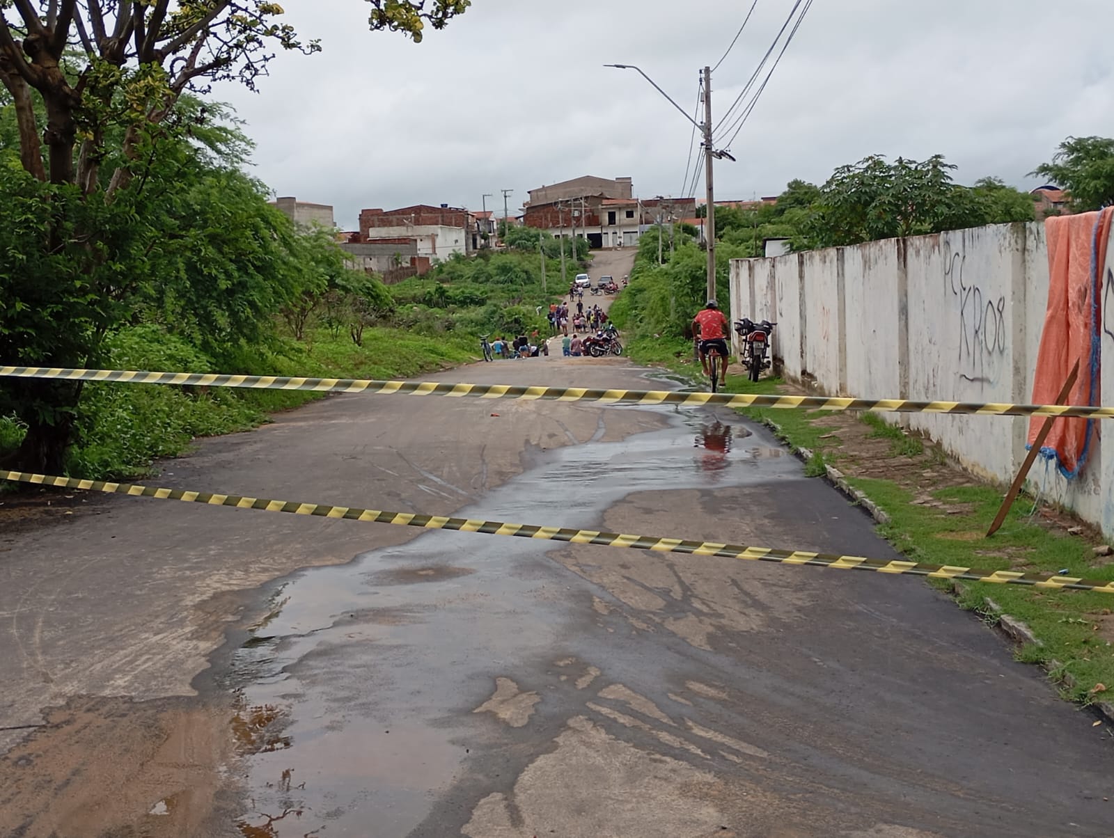 Passagem molhada é interditada pela Defesa Civil