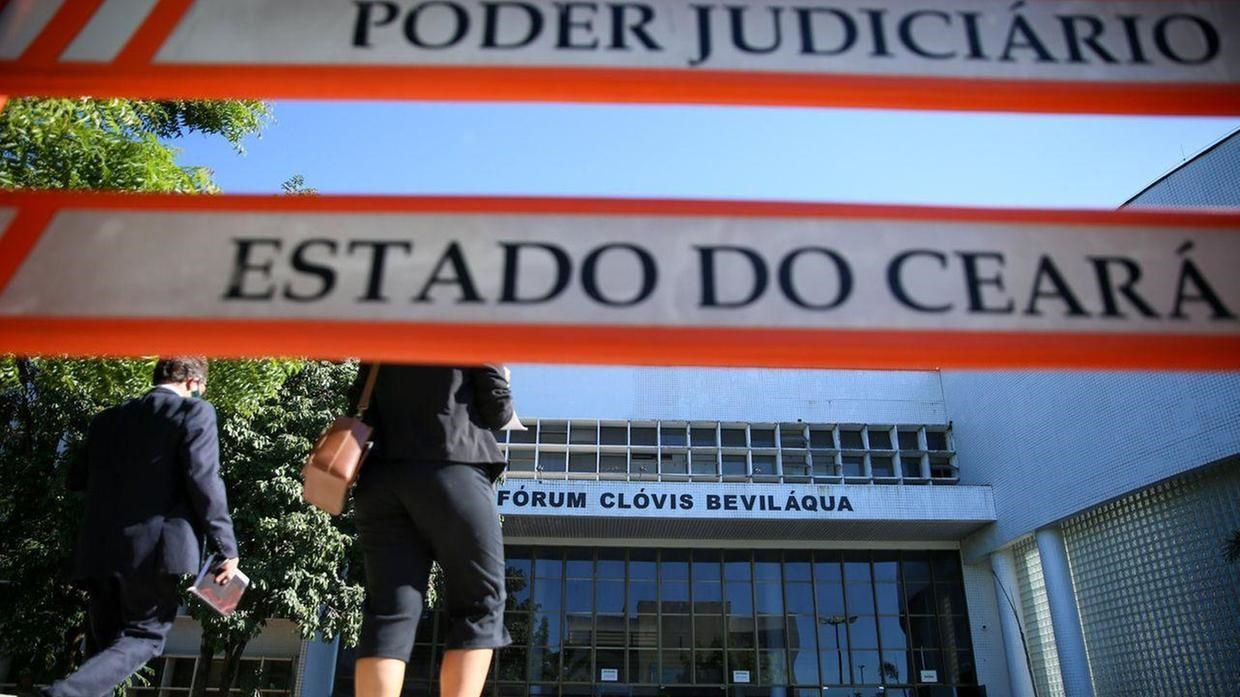 Justiça mantém afastamento de advogada acusada de repassar recados para chefe da ‘Massa’ em Caucaia