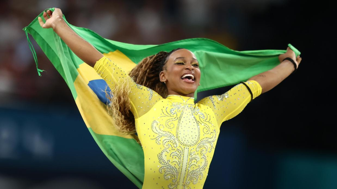 Olimpíadas 2024: Rebeca Andrade conquista a prata; Simone Biles é ouro