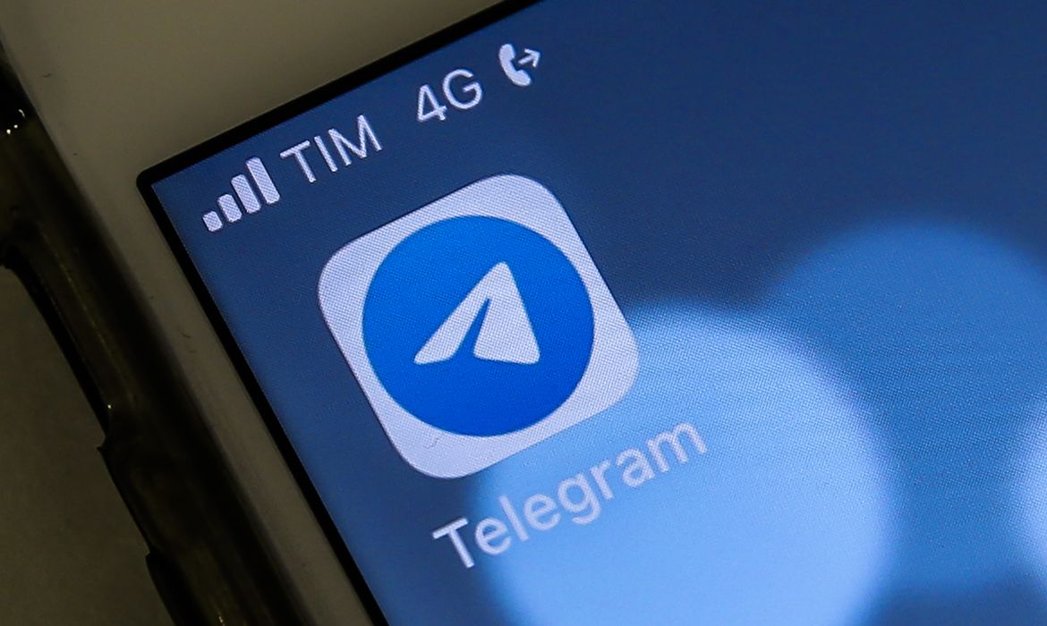 Criador do aplicativo de mensagens Telegram é preso em Paris