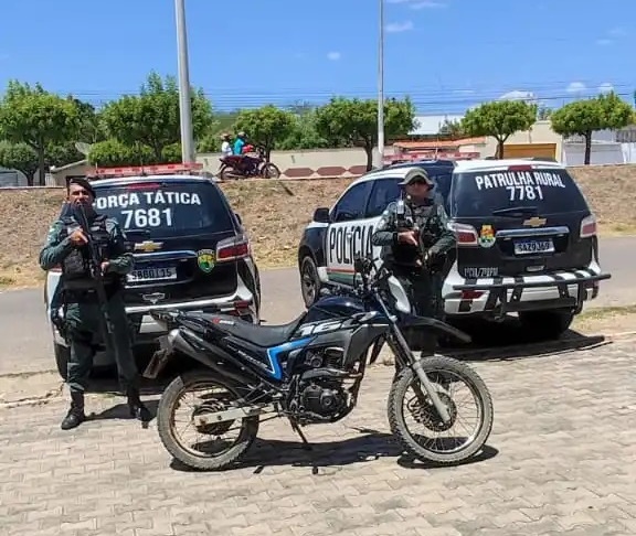 Tamboril: Força Tática e Patrulha Rural recuperam motocicleta com queixa de roubo em Boa Viagem