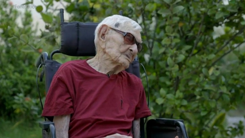 Cearense de 112 anos, que é o homem mais velho do mundo, é saudável e gosta de uva e galinha caipira