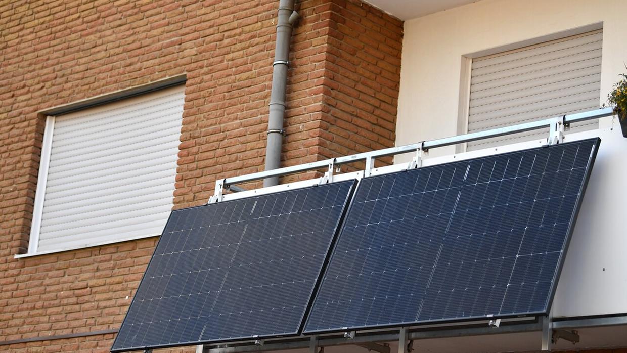 Instalar placas de energia solar em casa vai ficar mais caro em 2025; entenda