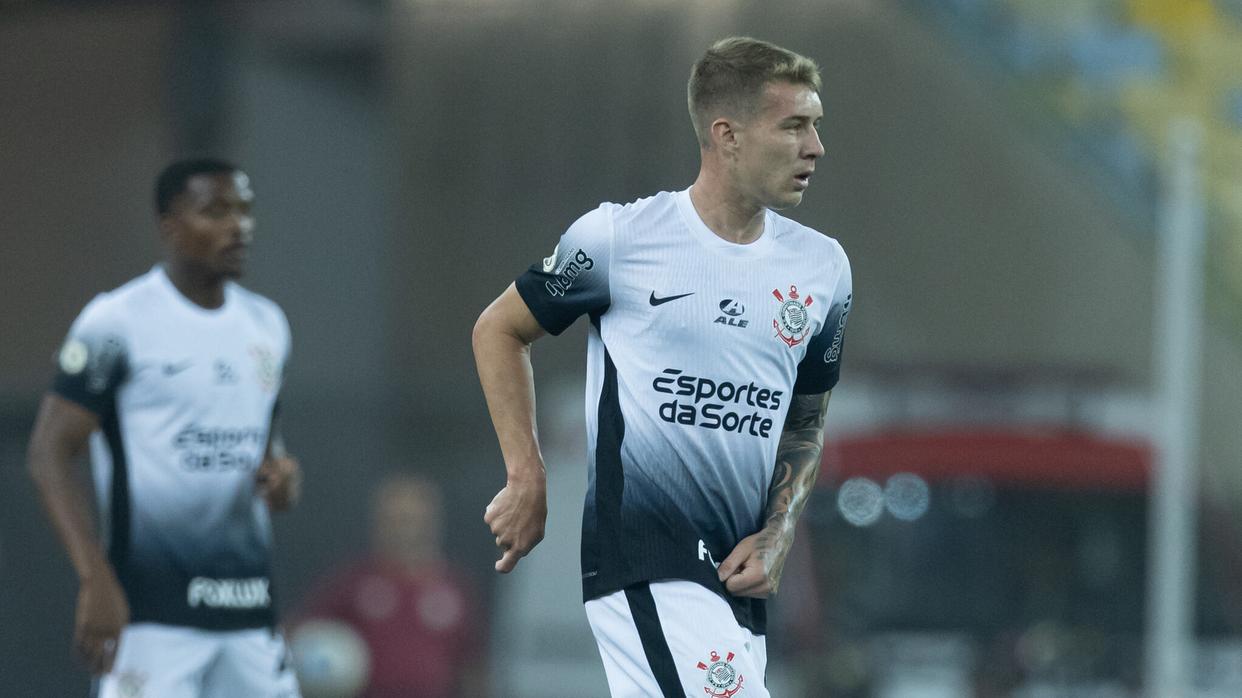 Ceará tem interesse na contratação de Charles, do Corinthians