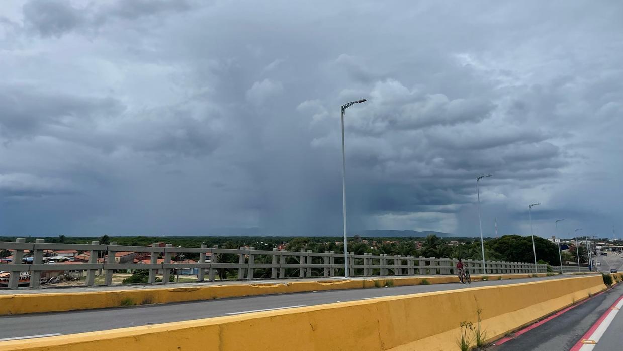 Ceará recebe aviso de chuvas intensas de até 100 mm; veja previsão por regiões