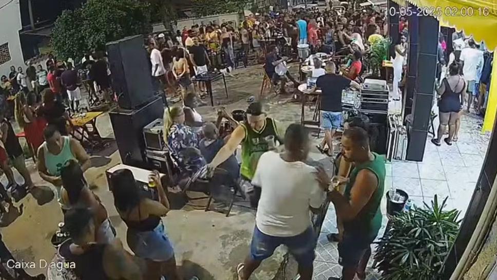 Vídeo mostra execução à queima-roupa em pagode em Nova Iguaçu, na Baixada Fluminense