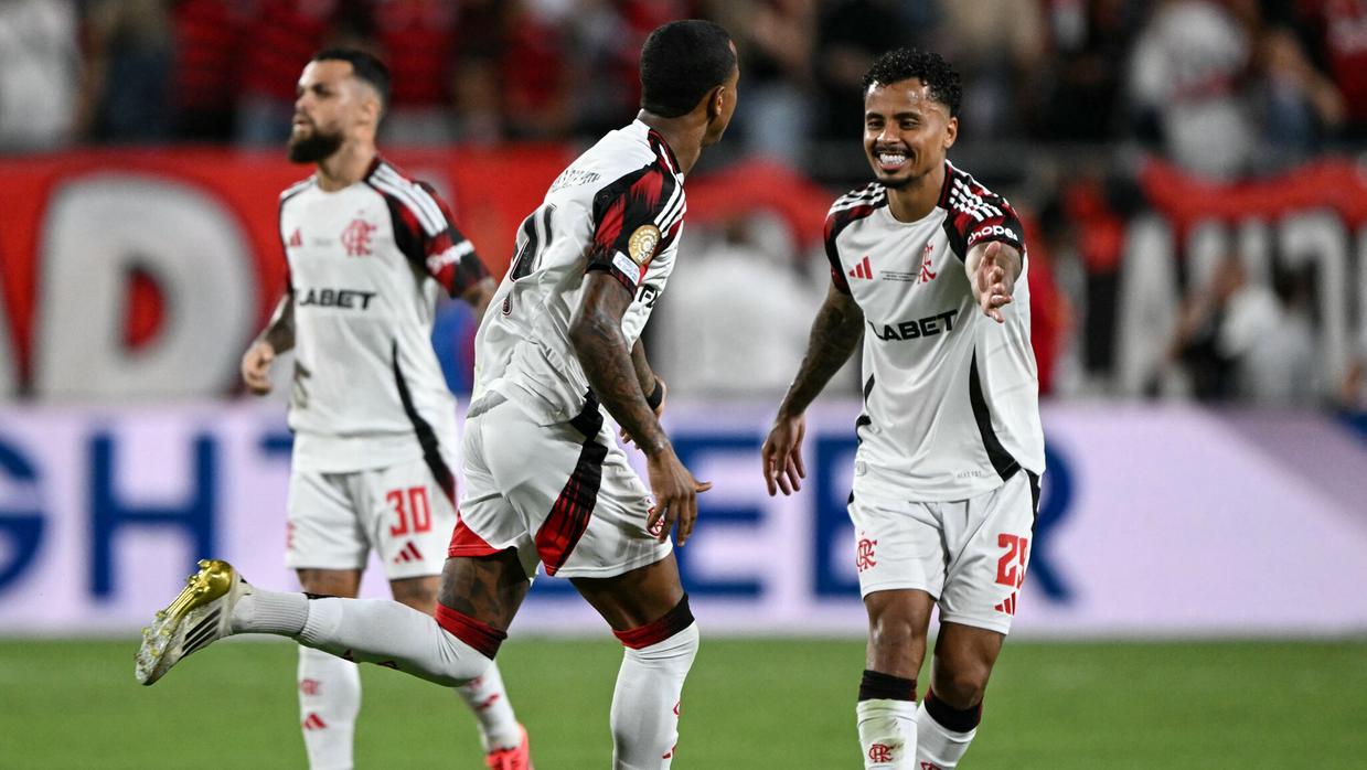 Flamengo empata com Los Angeles, avança em primeiro e pega o Bayern nas oitavas