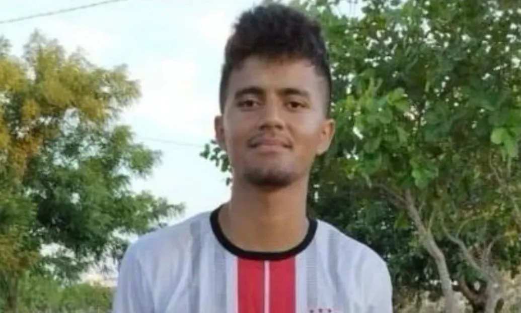 Jovem atingido com chute durante partida de futebol em Parambu foi à óbito