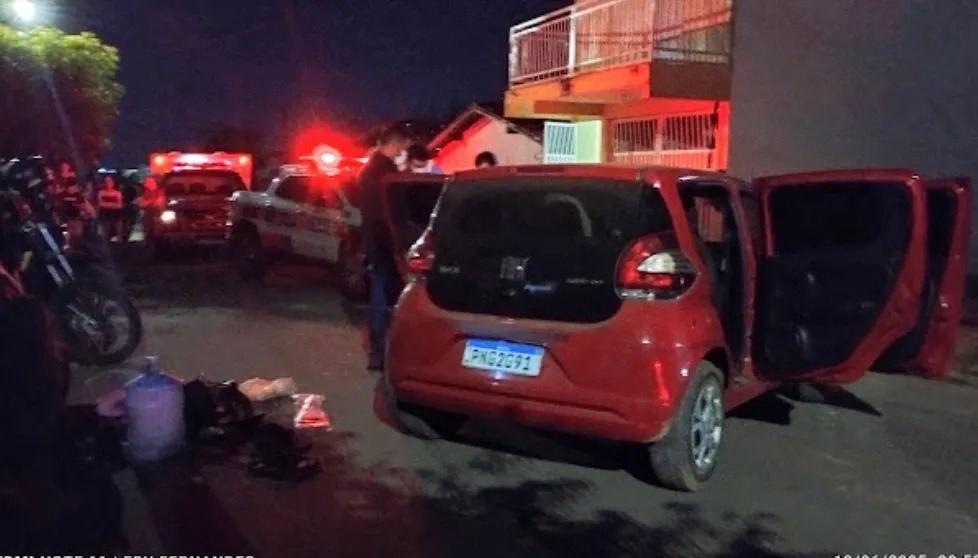 Homem executado à bala dentro de carro em Tauá