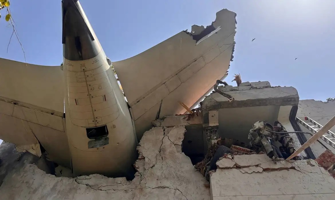 Índia investiga causas de acidente aéreo que deixou mais de 240 mortos