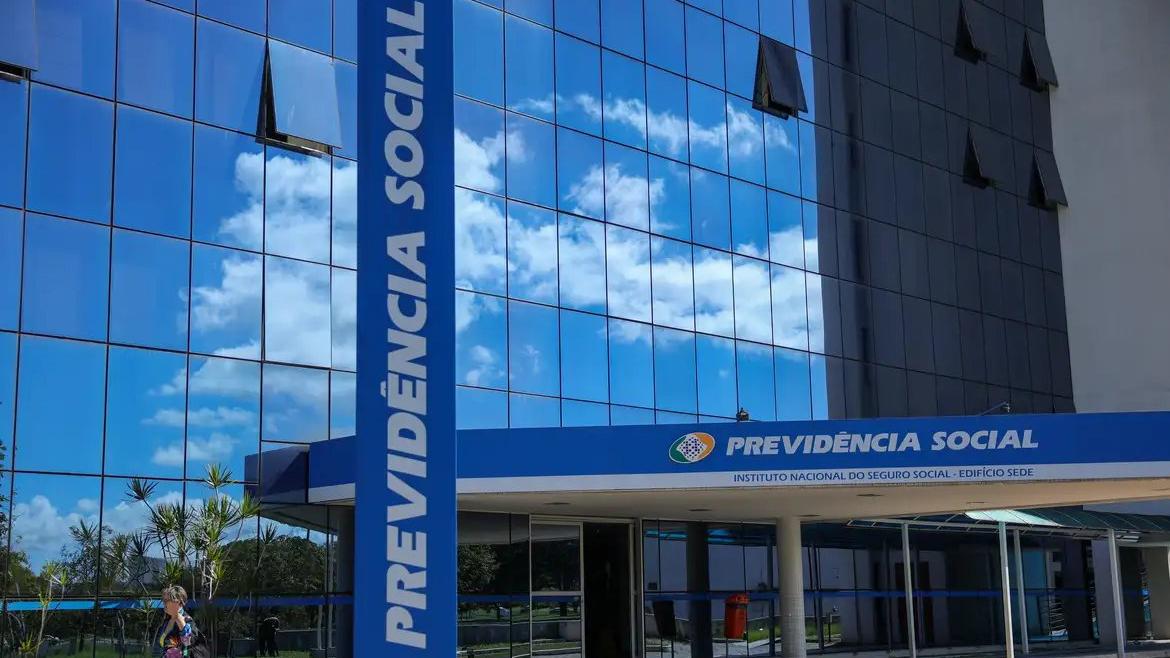 Lula assina decreto que altera regras do BPC e aumenta critérios para acesso ao benefício