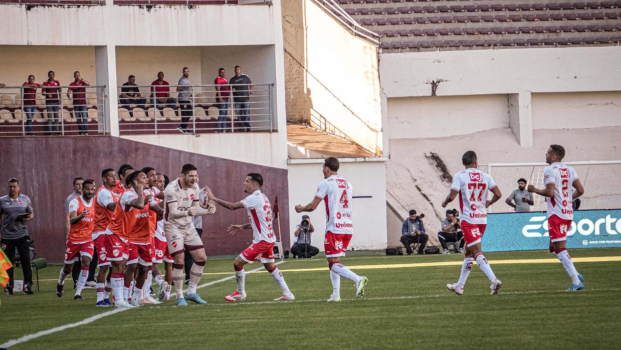 Jogos de hoje na TV: veja onde assistir e horário das partidas de sexta-feira (11)