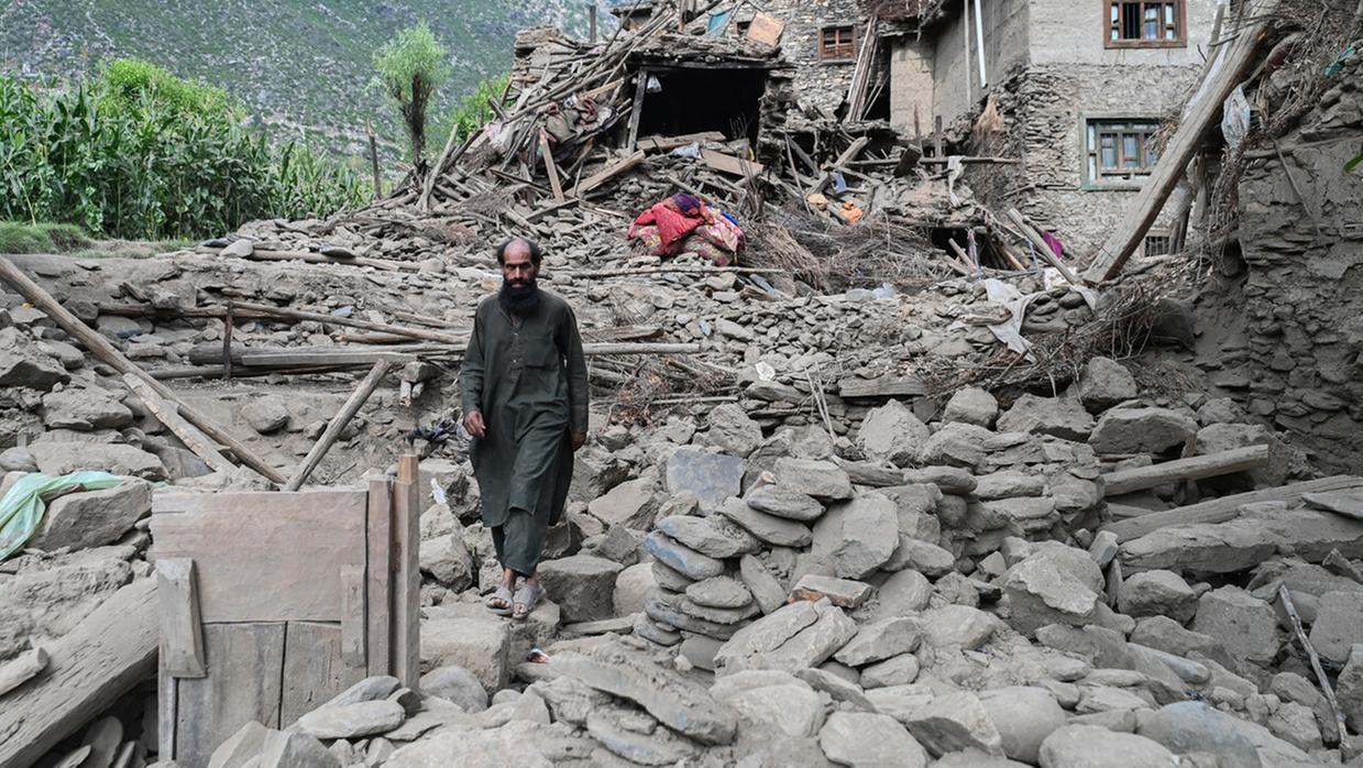 Número de mortos em terremoto no Afeganistão supera 1,4 mil pessoas