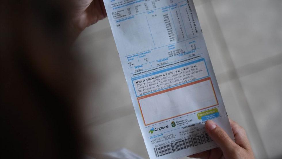 Conta de água, que ficará mais cara no Ceará, já compromete até 5% da renda das famílias mais pobres