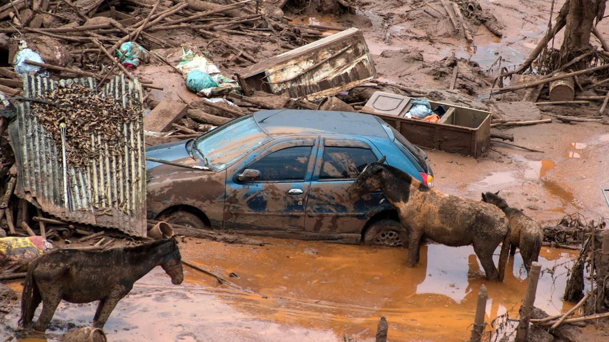 Mineradora BHP é condenada em Londres por rompimento de barragem de Mariana (MG)