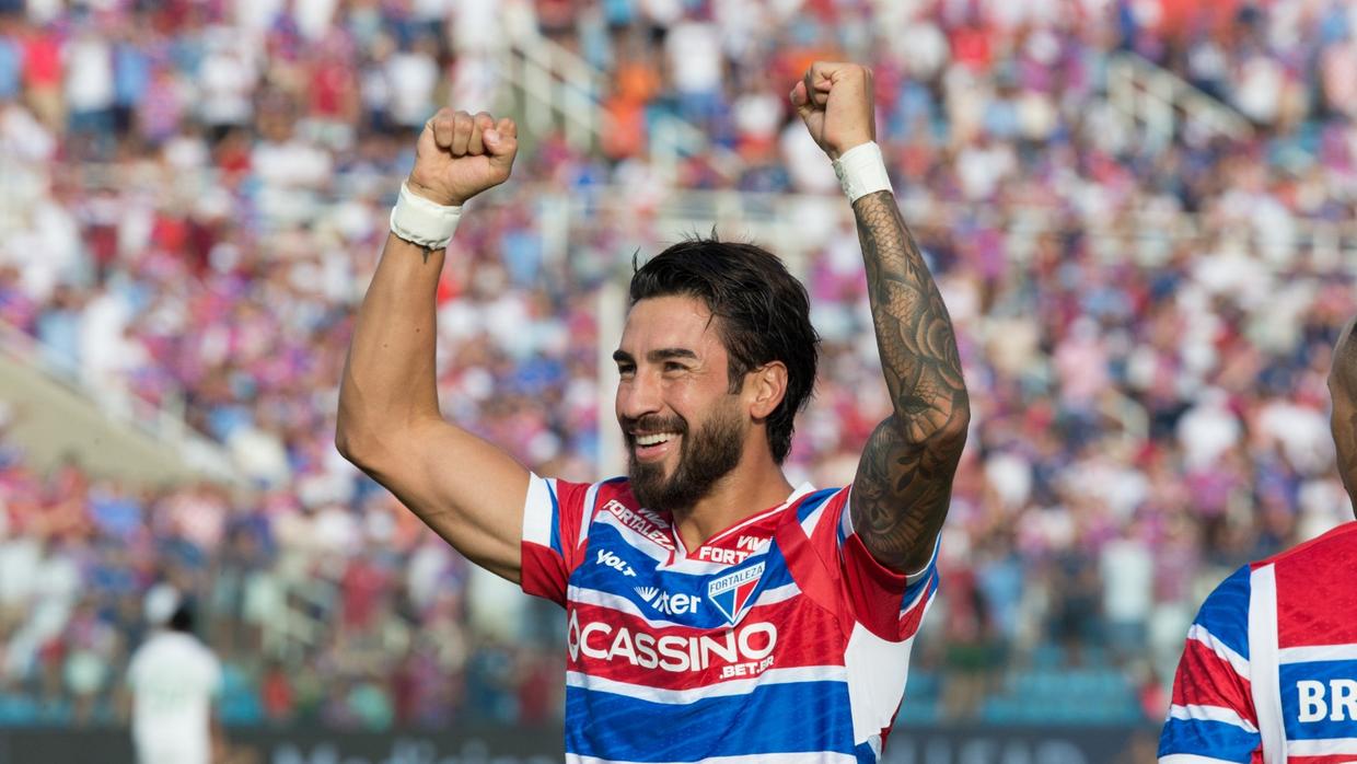 Para rescindir com o Fortaleza, Lucero quer 50% do que ainda tem a receber do clube