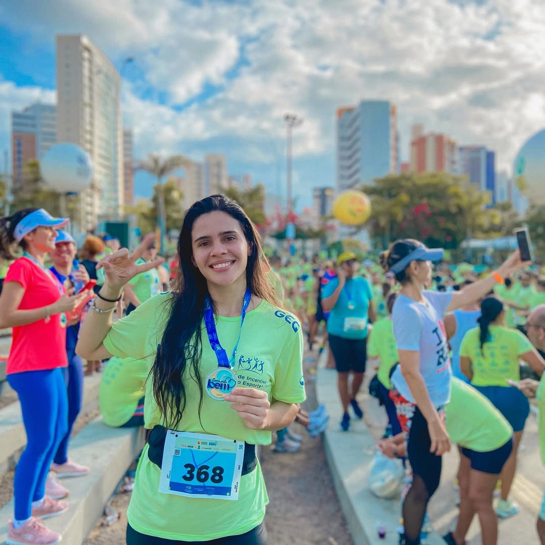 Jovem Viviane Soares, que perdeu a mãe e a irmã em acidente, apresenta melhora e deixa a UTI