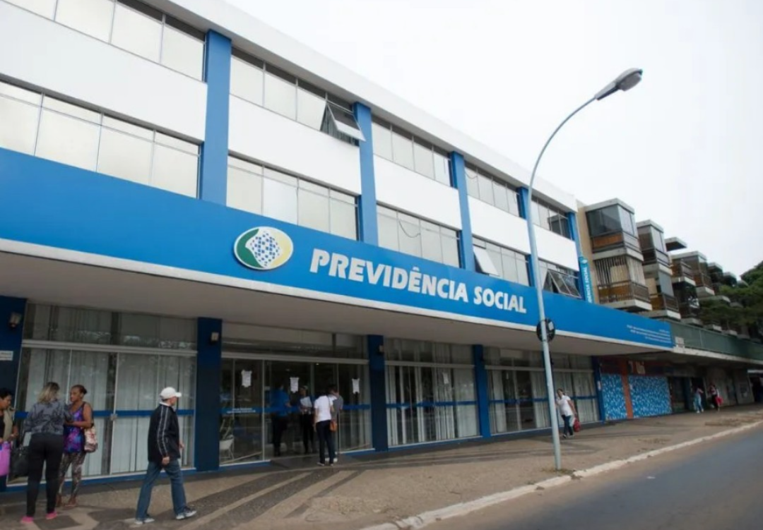 DINHEIRO – 13º de aposentados e pensionistas do INSS deve ser antecipado para Abril e Maio