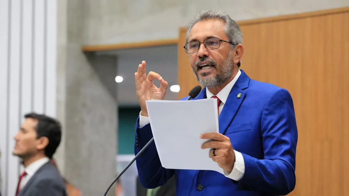 EDUCAÇÃO – Elmano anuncia concurso para professores da rede estadual do Ceará em 2026