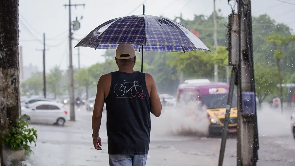 CHUVAS – Inmet renova aviso e todas as cidades do CE têm ‘perigo’ de chuvas intensas até sexta-feira (6)