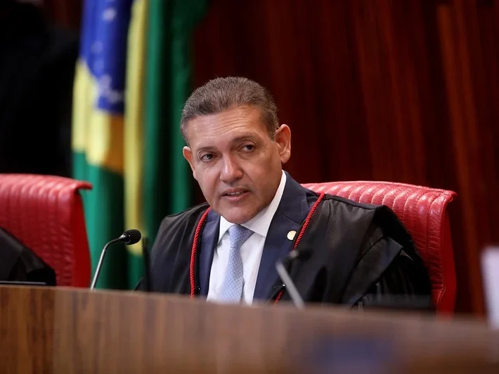 ELEIÇÕES – TSE endurece regras para 2026: propaganda com IA terá identificação obrigatória e restrição perto da eleição