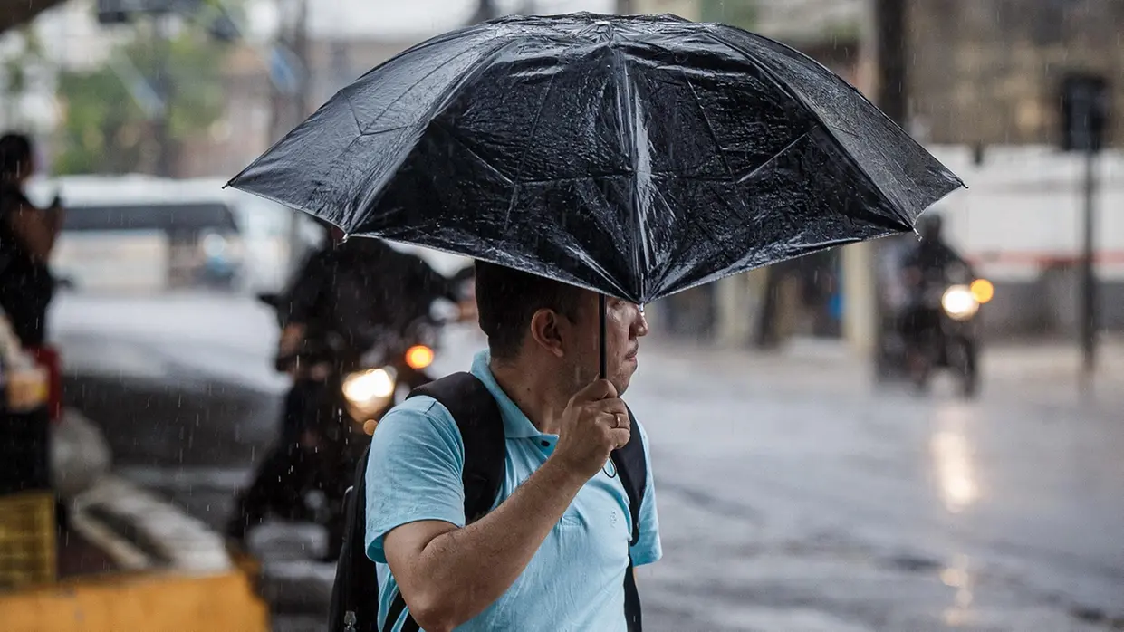 CHUVAS – Ceará tem 4 avisos simultâneos de chuvas intensas; veja locais