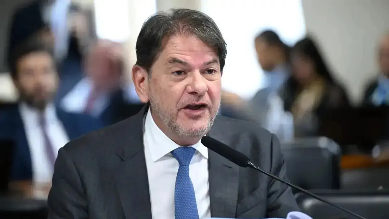 POLÍTICA – STJ decide que Cid Gomes não deve ressarcir o Estado por show na inauguração do Centro de Eventos