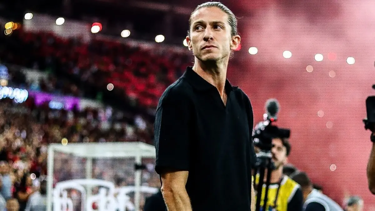 FUTEBOL – Após saída de Tite, Cruzeiro negocia com Filipe Luís para assumir o time