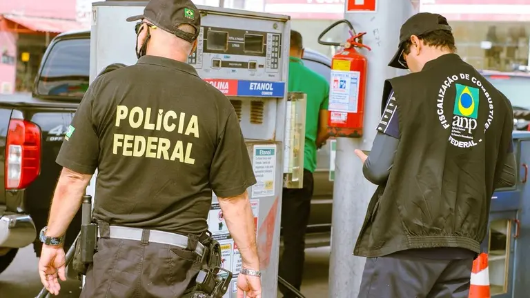 POLÍCIA – PF faz operação em Fortaleza e outras capitais contra irregularidades em postos de combustíveis
