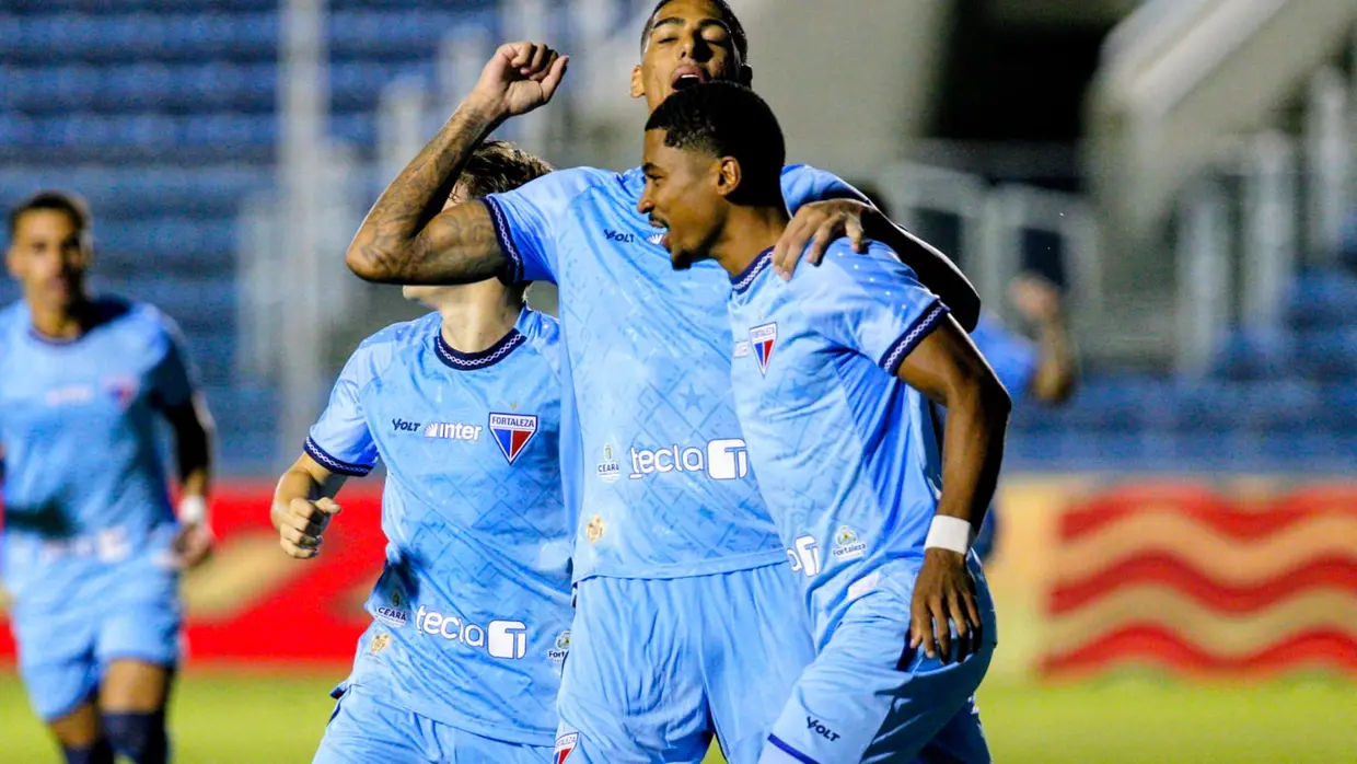 FUTEBOL – Com gol contra e pênalti defendido aos 47, Fortaleza vence Ferroviário pela Copa do Nordeste