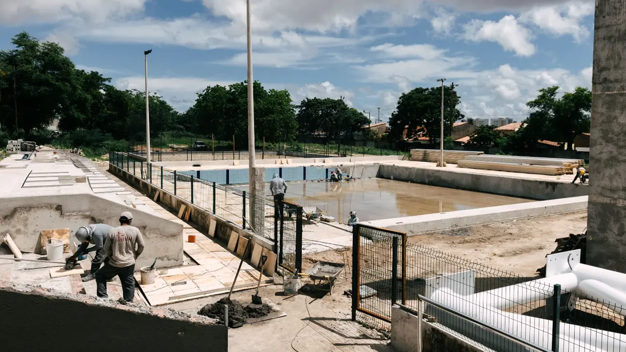 EDUCAÇÃO – Estudantes denunciam problemas em prédios da UFC em Fortaleza