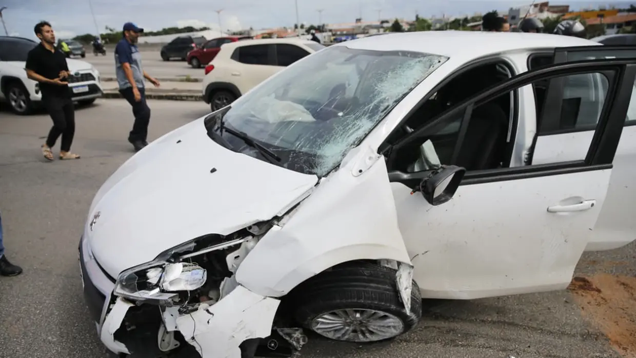 ACIDENTE – Ciclista é atropelado por motorista alcoolizado na Av. Alberto Craveiro, em Fortaleza