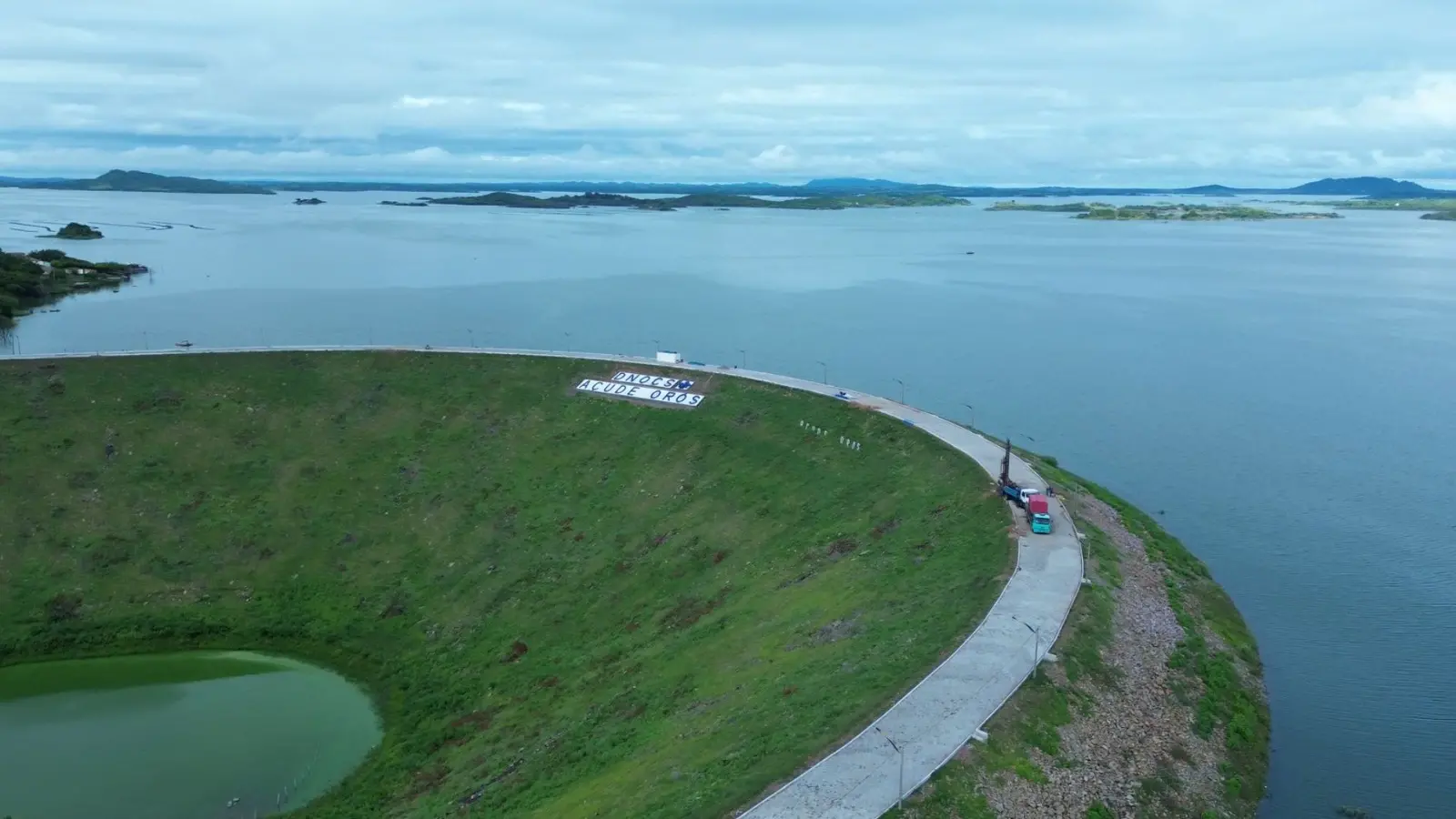 CHUVAS – Orós, segundo maior açude do Ceará, volta a sangrar em 2026