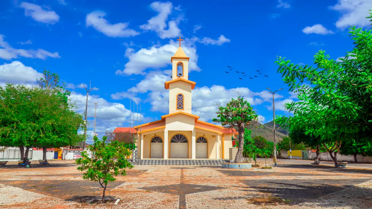 ALERTA – Jovem morre eletrocutada ao usar celular carregando no Ceará