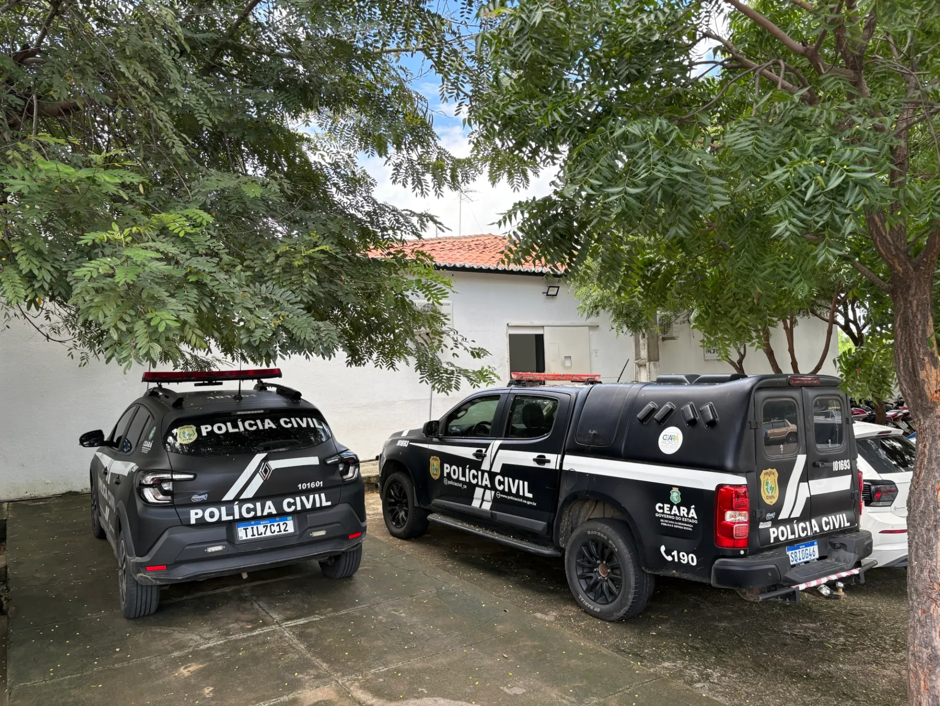 POLÍCIA – Mulher é presa por tráfico de drogas em Boa Viagem